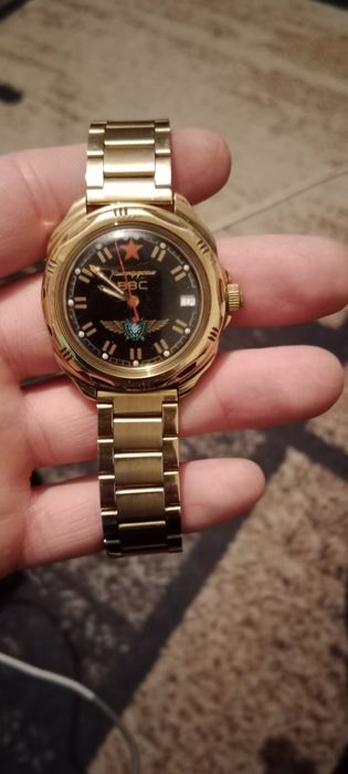 Продам командирские наручные часы.