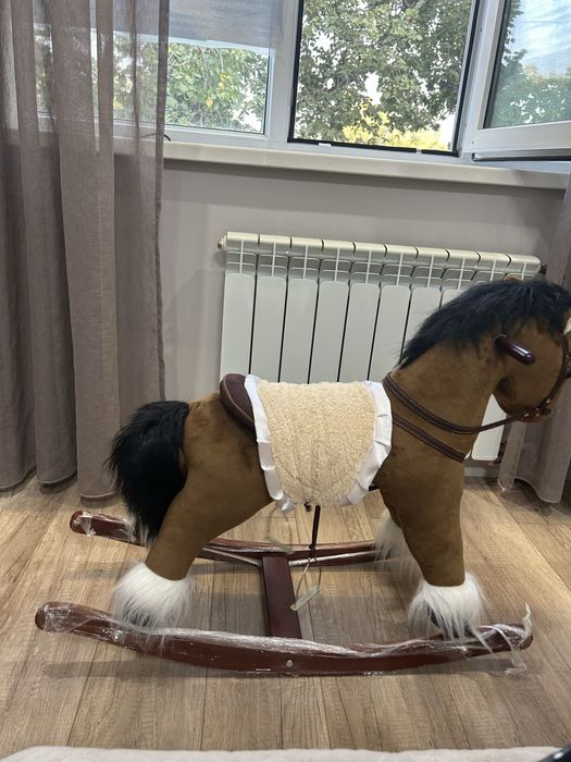 Игрушечная лошадка новая