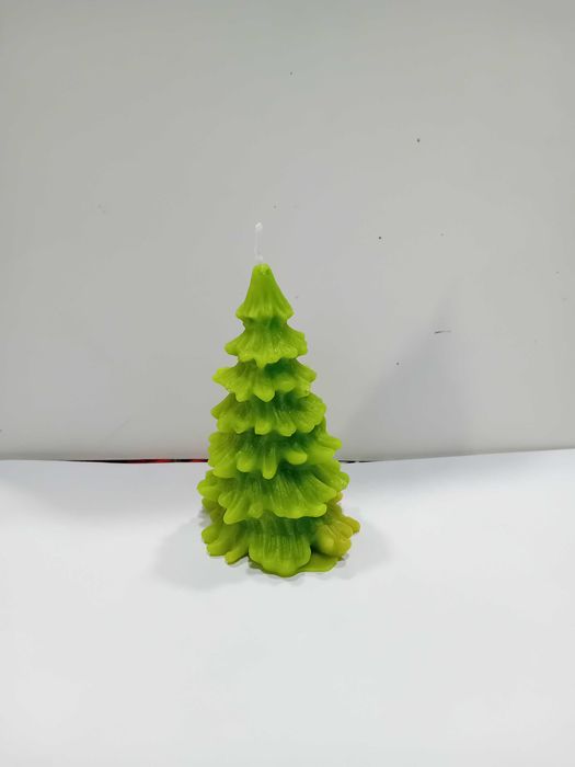 Ръчно изработени свещи и подаръчета