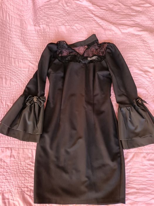 Официална черна рокля