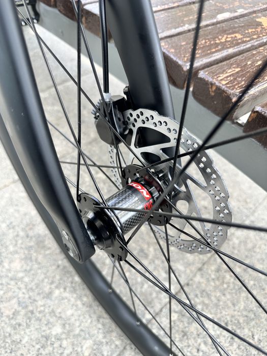 Шоссейный карбоновый велосипед Cyclone Pro