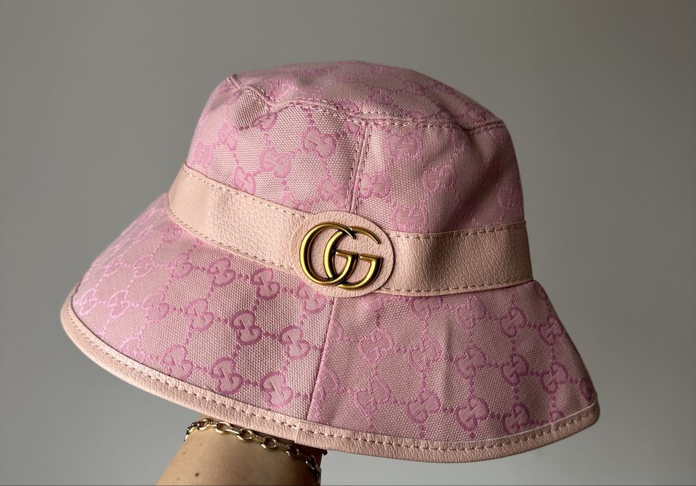 Дамска шапка  Gucci