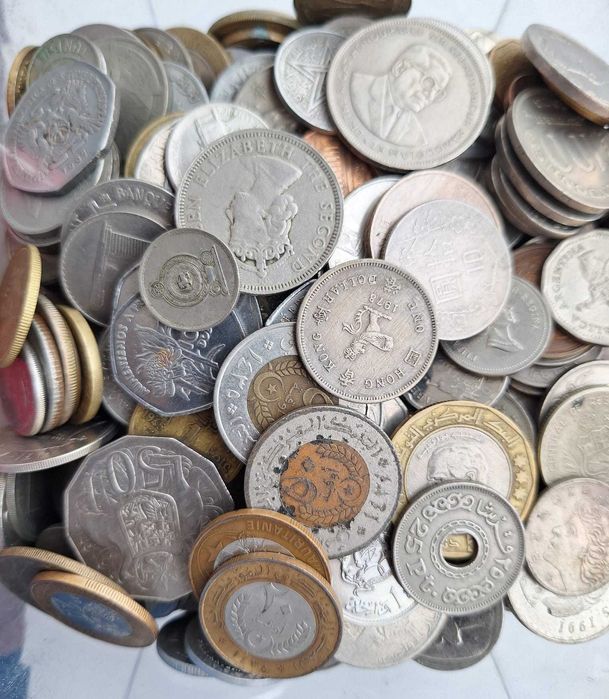 LOT peste 800 monede straine == America, Asia, Africa==