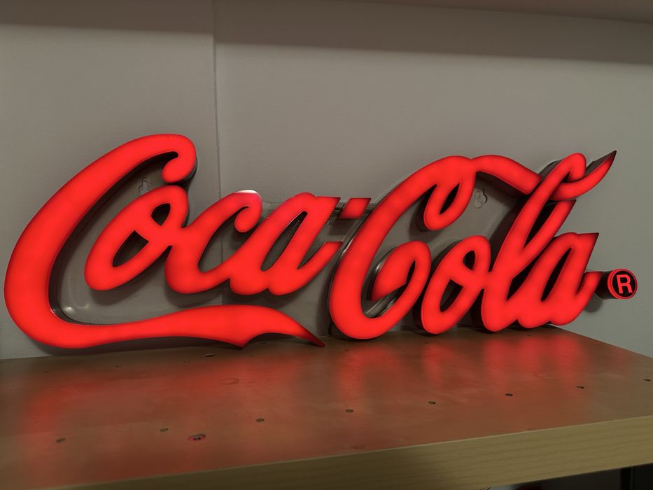 Reclama luminoasa Coca Cola