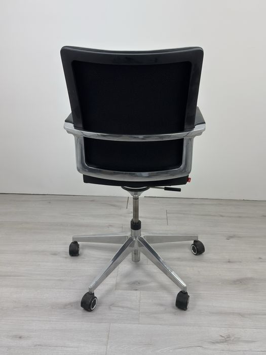 Немски офис стол покритие с естесвена кожа обзавеждане