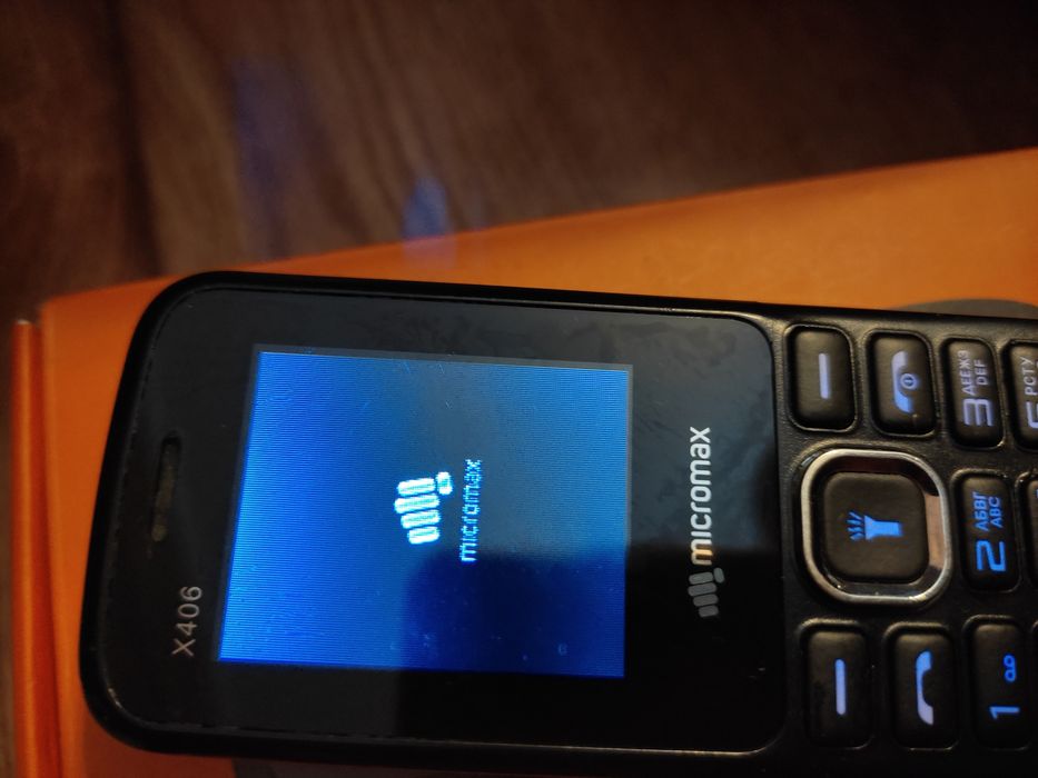 Мобильный телефон