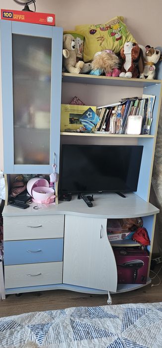 Продавам юношеска детска стая