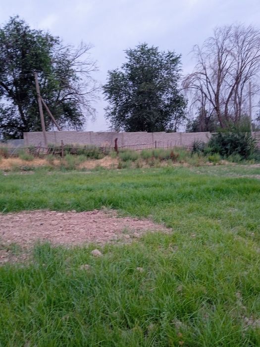 Yer uchastkasi sotiladi 6sotix hamma dokumentlari joyida