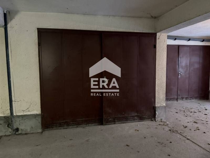 УНИКАЛЕН ИМОТ! Тристаен апартамент с гараж на ТОП локация