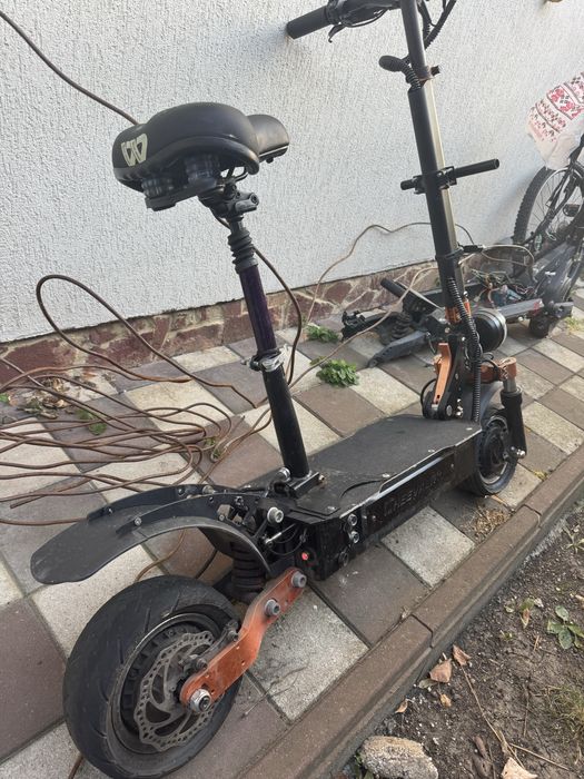trotineta electrica, are nevoie de raparatii SCRIE IN DESCRIERE!