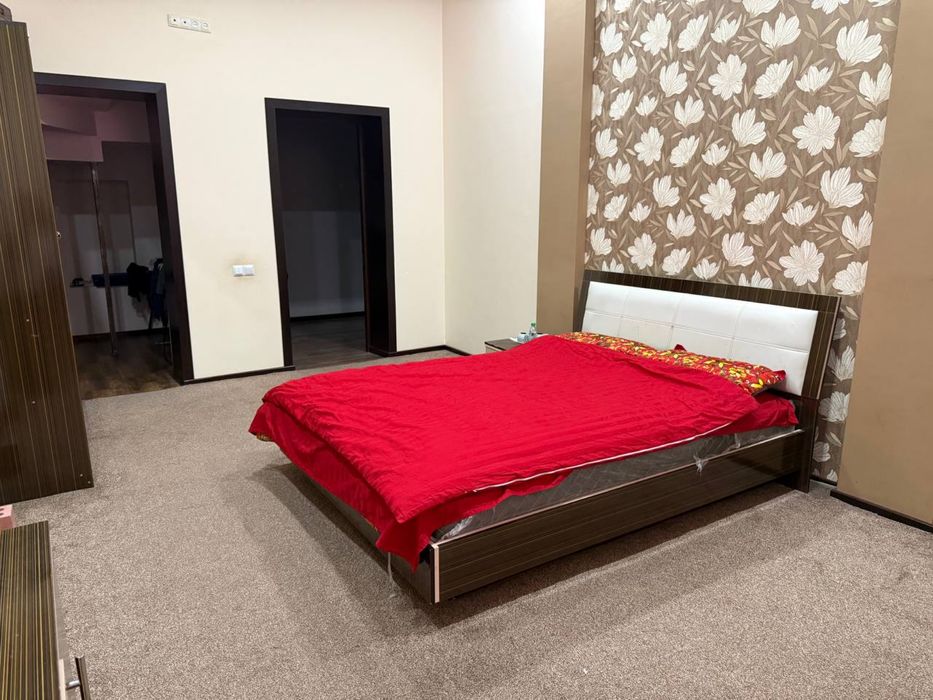 Эски шахар 50 йиллик светофор енида.