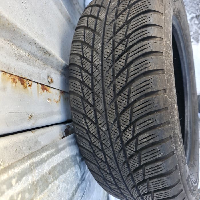 Bridgestone Зимни гуми 205 65 16