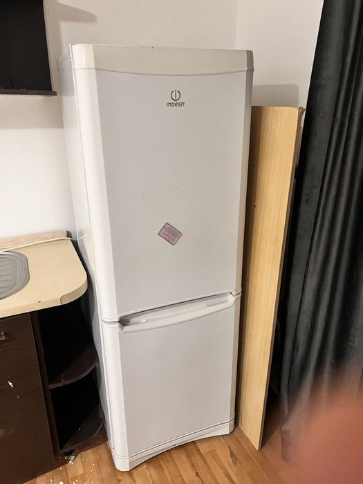 Продаю холодильник