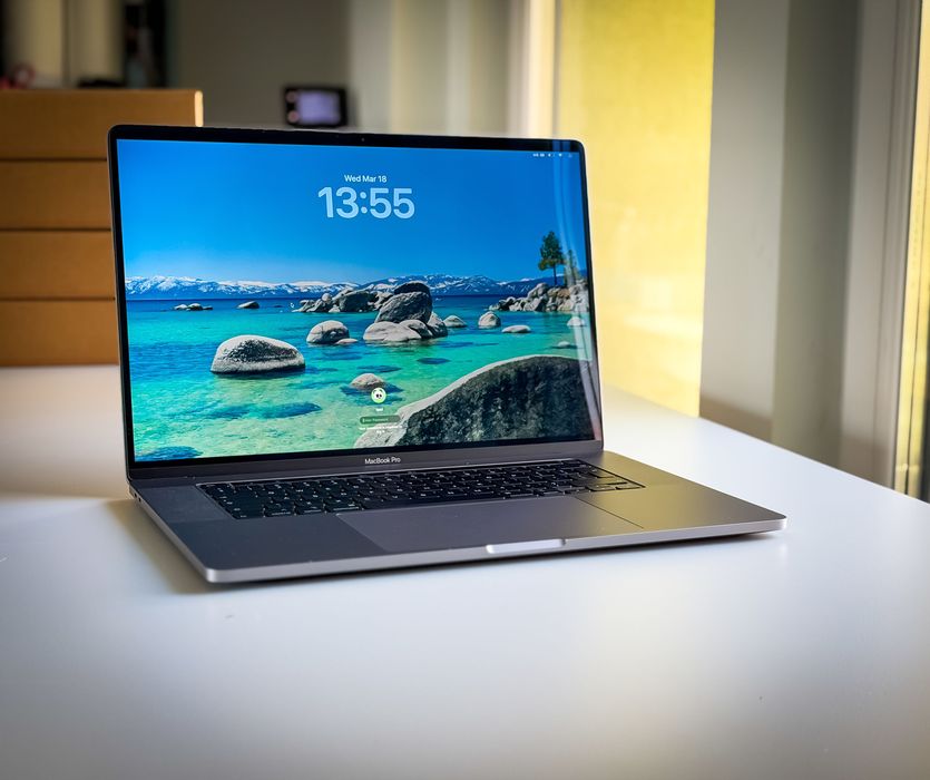 macbook pro 16 i9 - Laptop-Calculator-Gaming la preț mic | OLX.ro
