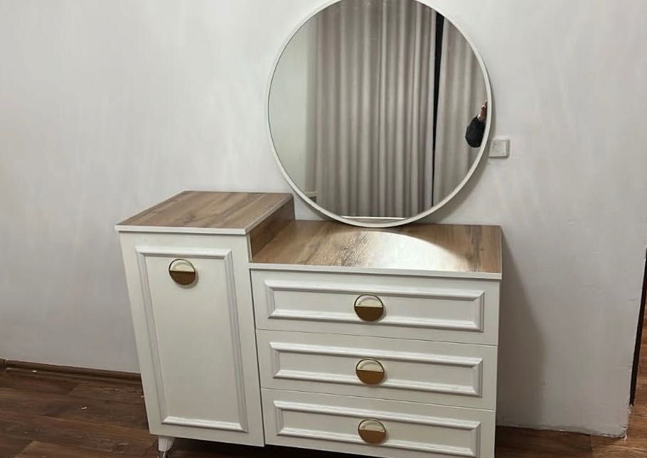 Продаю спальный гарнитур