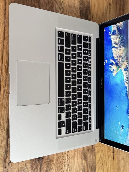 Apple MacBook Pro 15, i5, 512 SSD, 8 Gb, stare foarte bună
