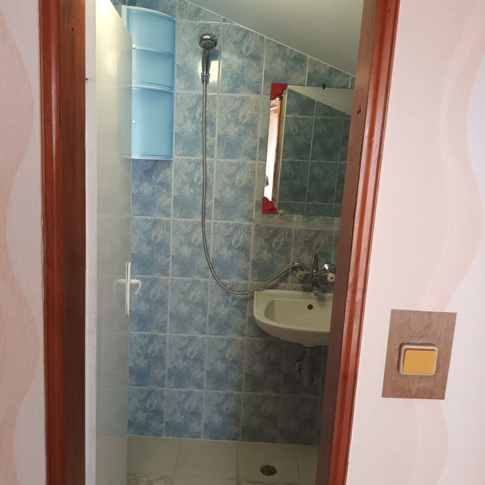 Давам самостоятелна стая за персонал