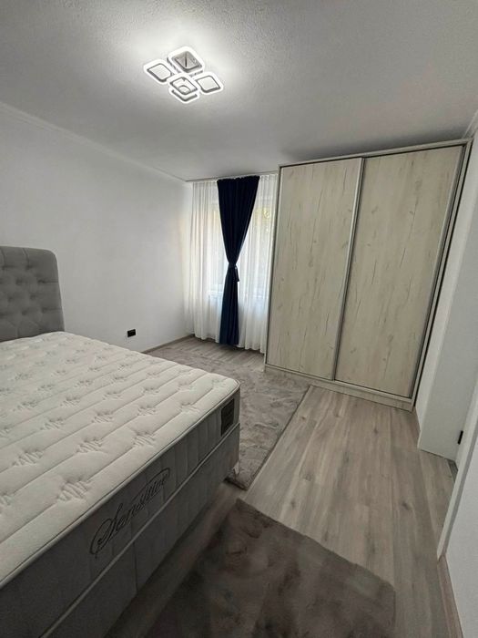 Vand apartament  cu 2 camere 100% renovat.