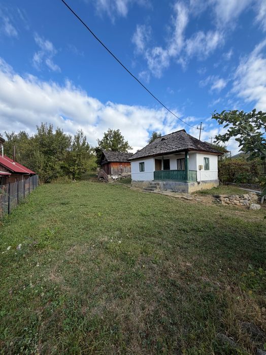Casă tradițională + teren 1.236 mp | Șerbănești, Vâlcea | 7 km de Căciulata