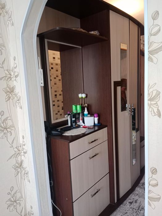 Продам прихожую.