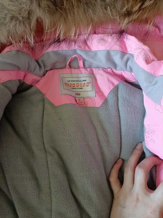 Продам зимний комбинезон на девочку