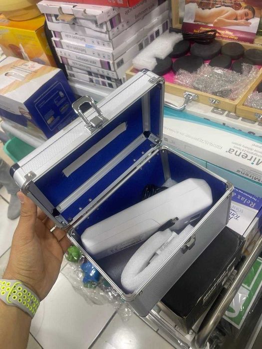 Портативный инфракрасный видоискатель венозных сосудов