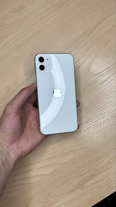 iPhone 11 100%