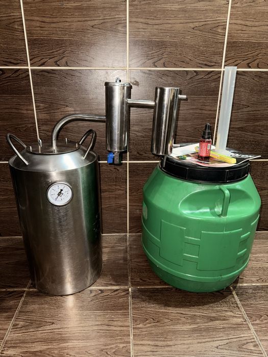 Дистиллятор почти новый 20л