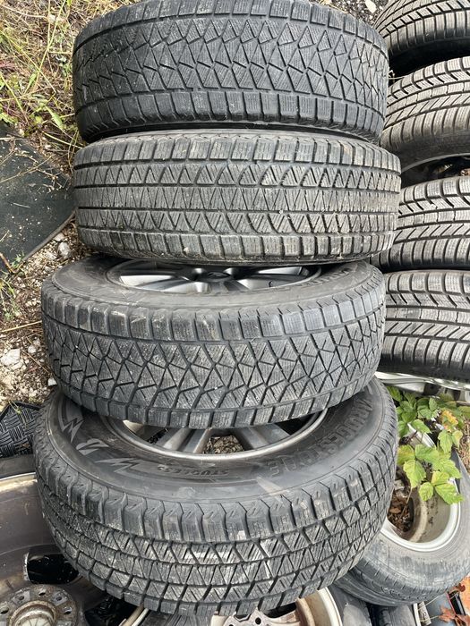 Зимни гуми с джанти Bridgestone 215 70 16