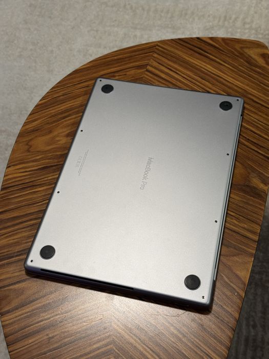 Macbook Pro 16” M1 Pro 16GB 512gb ssd 2021 impecabil