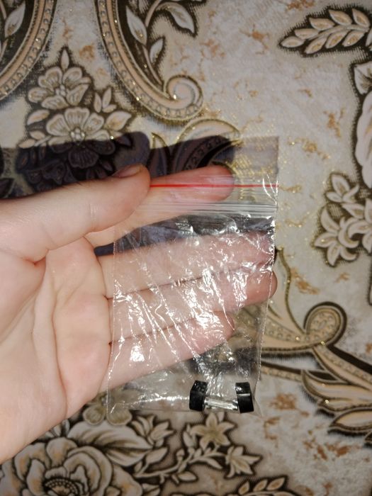 Продам замшевые туфли.