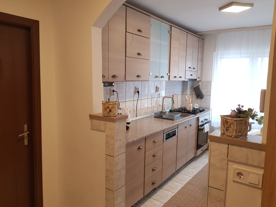 Inchiriez apartament regim hotelier. Cazare Toplita.