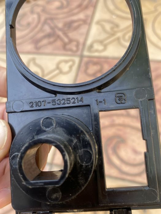 Накладка панели радио ВАЗ-2107