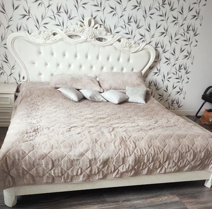 Спальная кровать