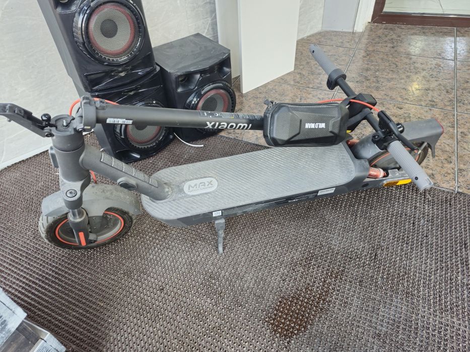 Продам электросамокат Xiaomi