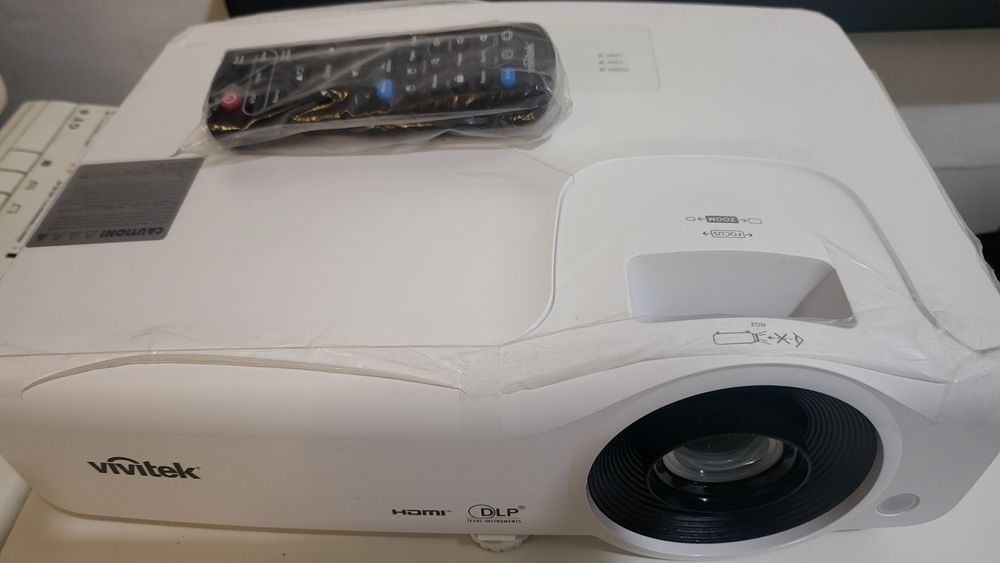 Videoproiector  vivitek dh278