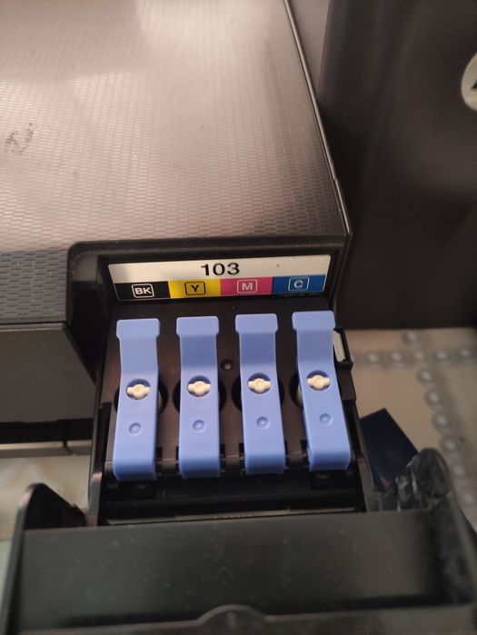 Продам цветной принтер  EPSON L1110