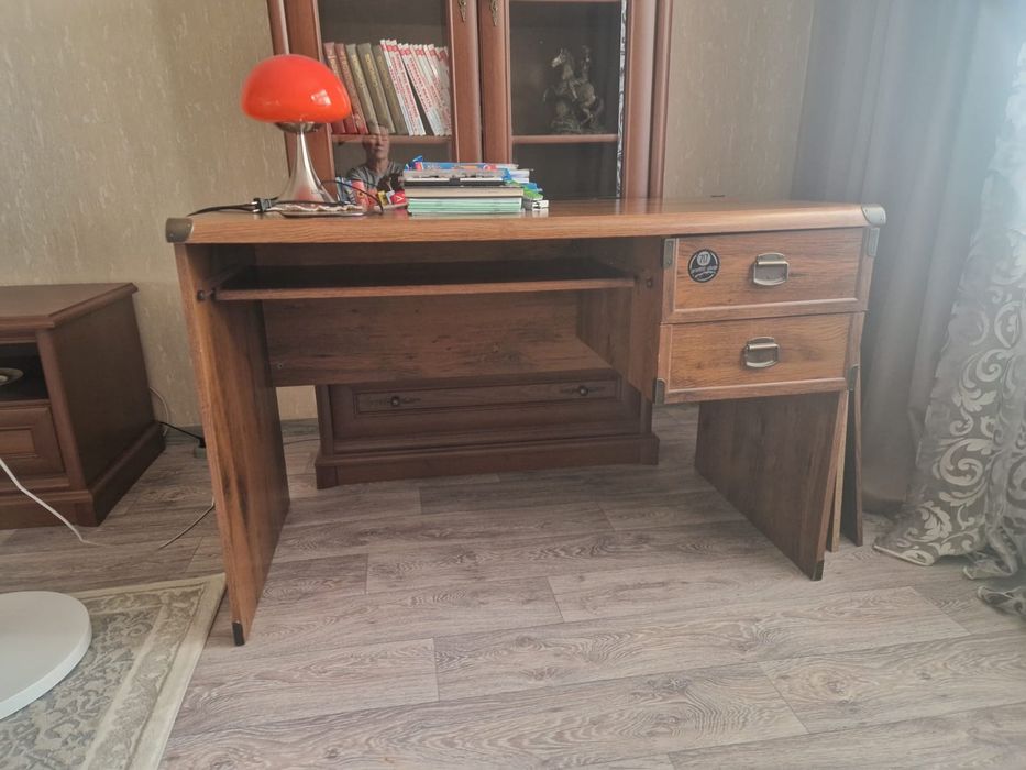 Продам шикарную детскую стенку