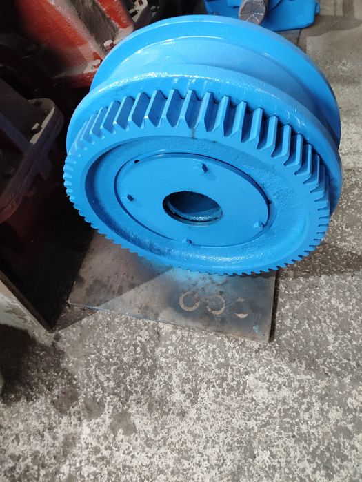 Продам колёса крановые, разные