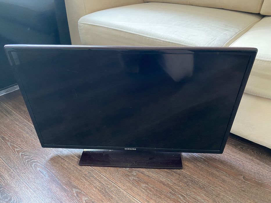 Продам телевизор Samsung 32 дюйма.