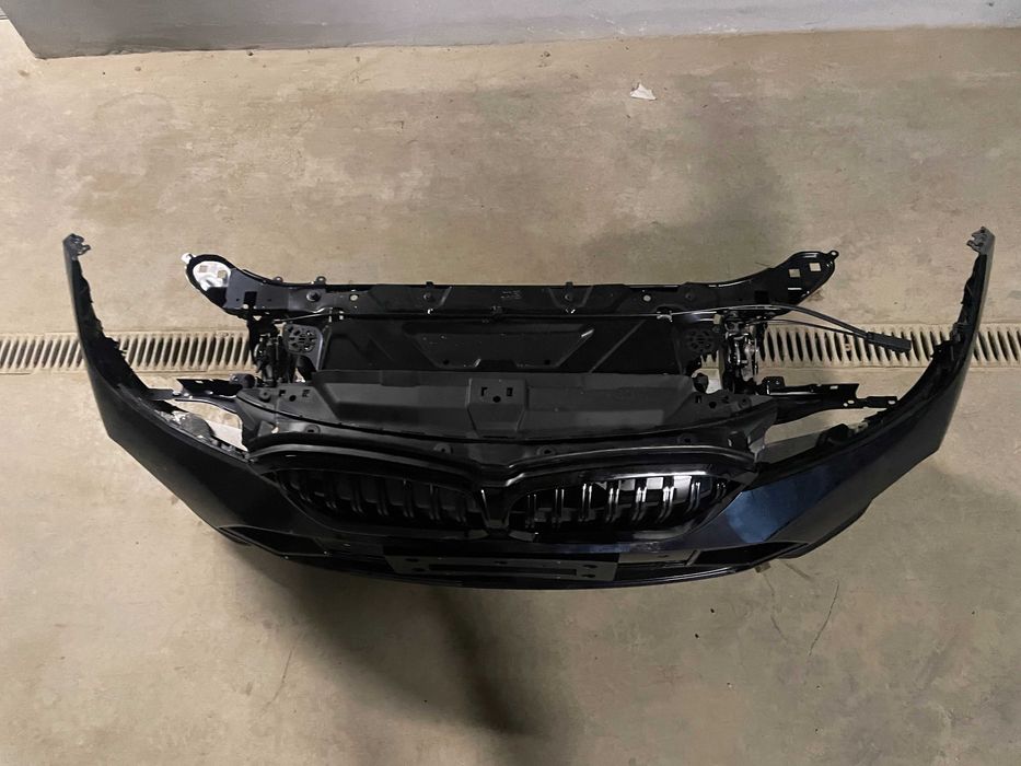 предна броня и преден панел за BMW 330 G20 LCI M SPORT
