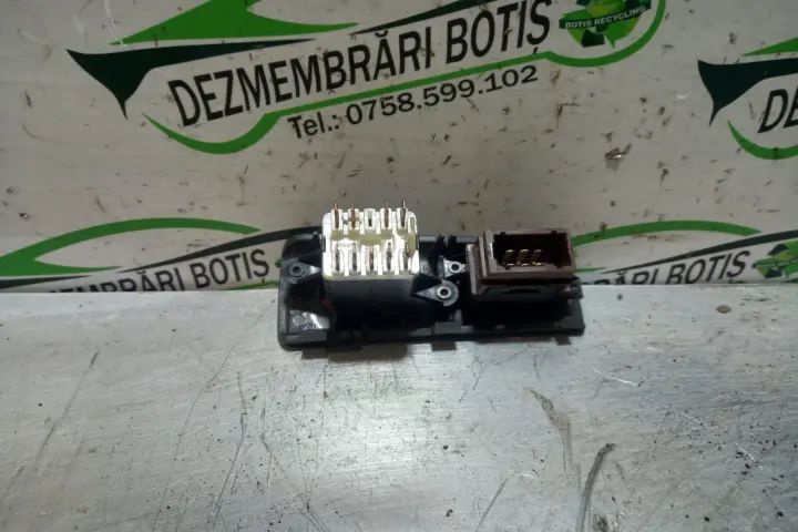 Buton avarie Renault Laguna 1998 1.6 MT (108 hp)