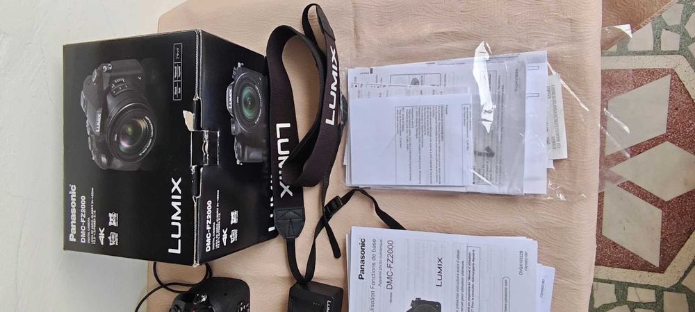 Panasonic LUMIX FZ2000