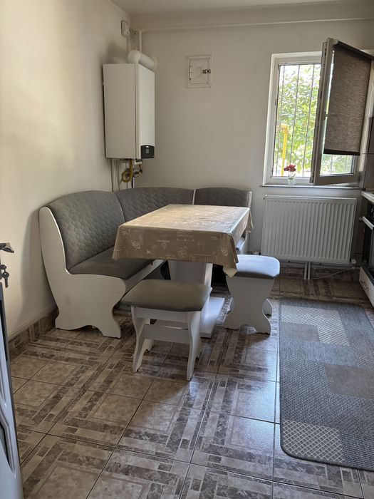 Vând apartament 2 camere parter inalt poarta 6