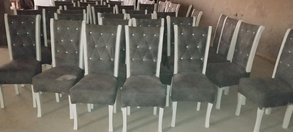 To'yxona, mehmonxona uchun stullar