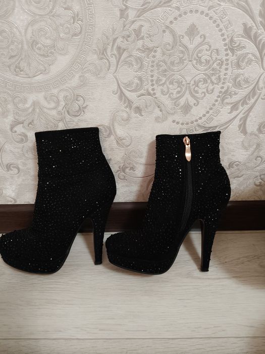 Продам лабутены.Fabiola.Италия