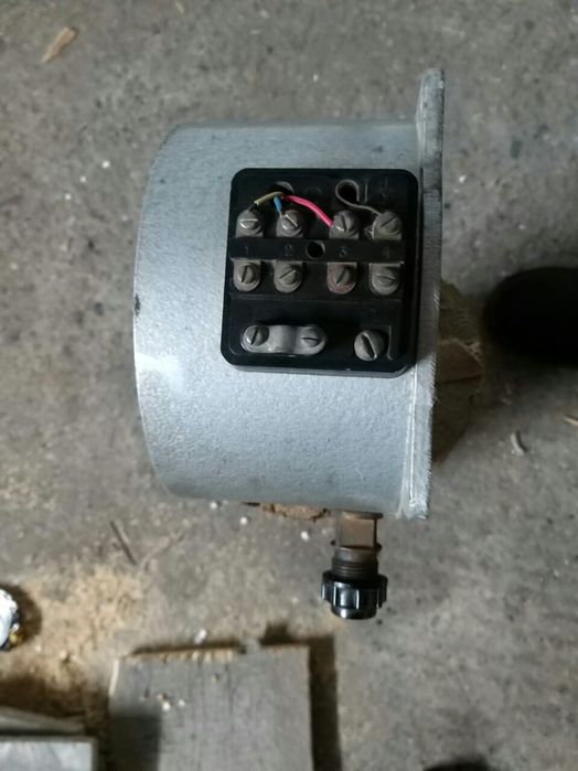 Продам манометр электроконтактный