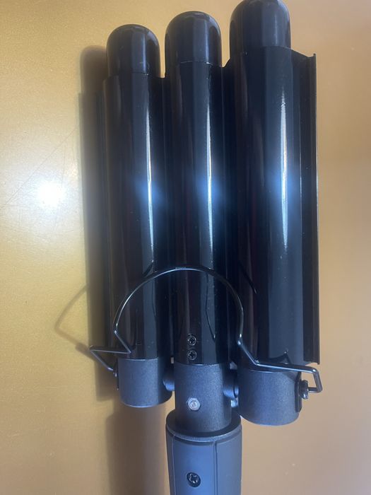 Ondulator triplu ELLE pentru valuri tip Beach Waves – încălzire rapidă, stare foarte bună