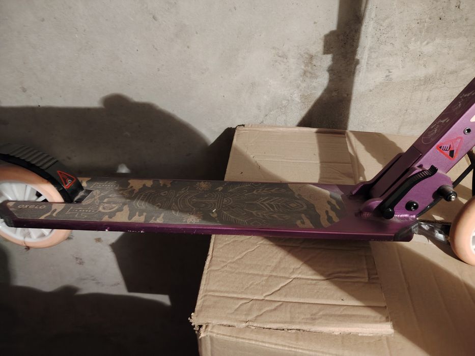 Детска тротинетка Лилава