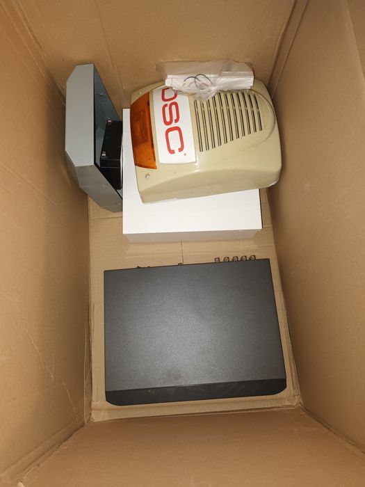 Vânzare lustre de iluminat și supraveghere.